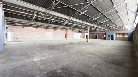 Industrial-warehouse-To-Let-in-Benrose (4)